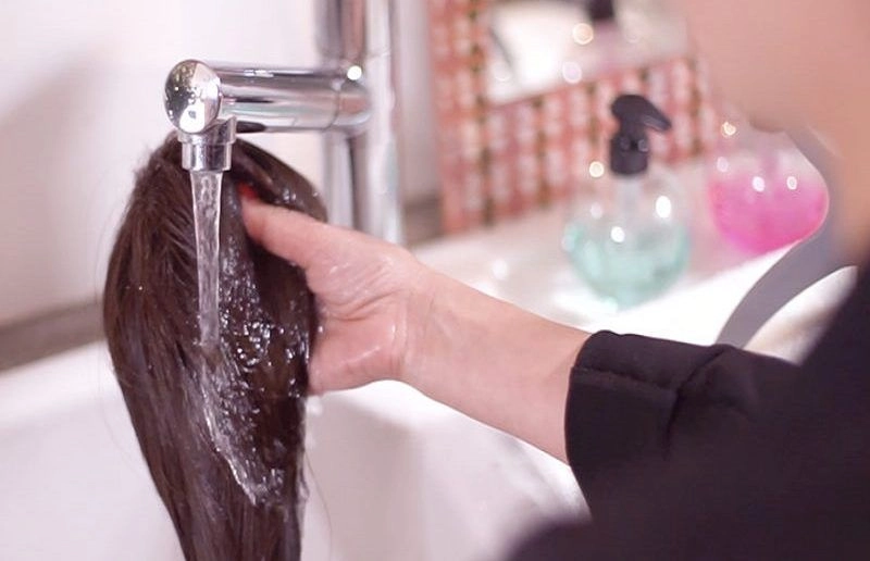 Synthetic_wig_hair_care-800x516.jpg